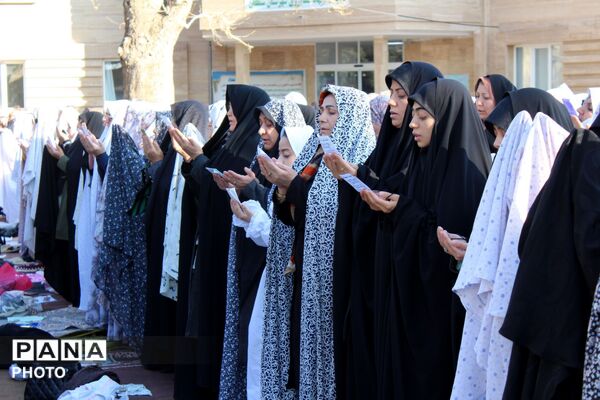 نماز عید سعید فطر در باغ ملی شهرستان سملقان