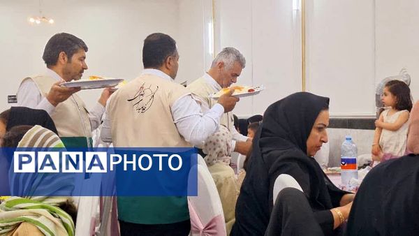 ضیافت افطاری در تالار نور یزد