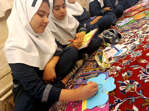 نقاشی همگانی با موضوع صرفه‌جویی در مصرف آب ، گاز و برق