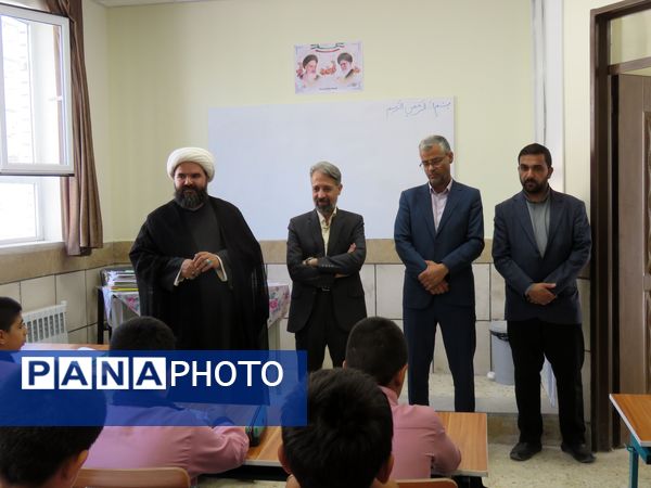 بازدید نماینده منطقه ترشیز کهن از مدارس خلیل آباد