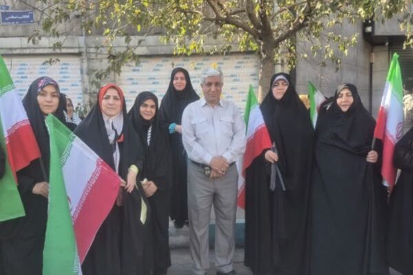 حضور دانش‌آموزان، پیام استقامت، پویایی و امید را به جامعه مخابره کرد