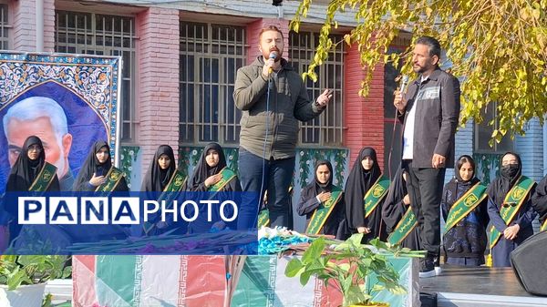 تشییع شهید گمنام در دبیرستان فاطمیه ناحیه یک کرج