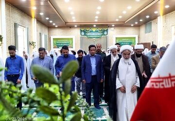 آغاز سال تحصیلی در دبیرستان فاطمیه کرمان با عطر قرآن و اقامه نماز جماعت