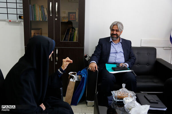 بازدید معاون پرورشی و فرهنگی از مرکز اطلاع‌رسانی و روابط عمومی وزارت آموزش و پرورش