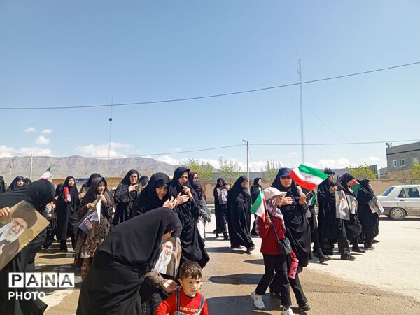 مردم شهر تیتکانلو در سوگ چهلمین روز شهادت رهبر معظم انقلاب