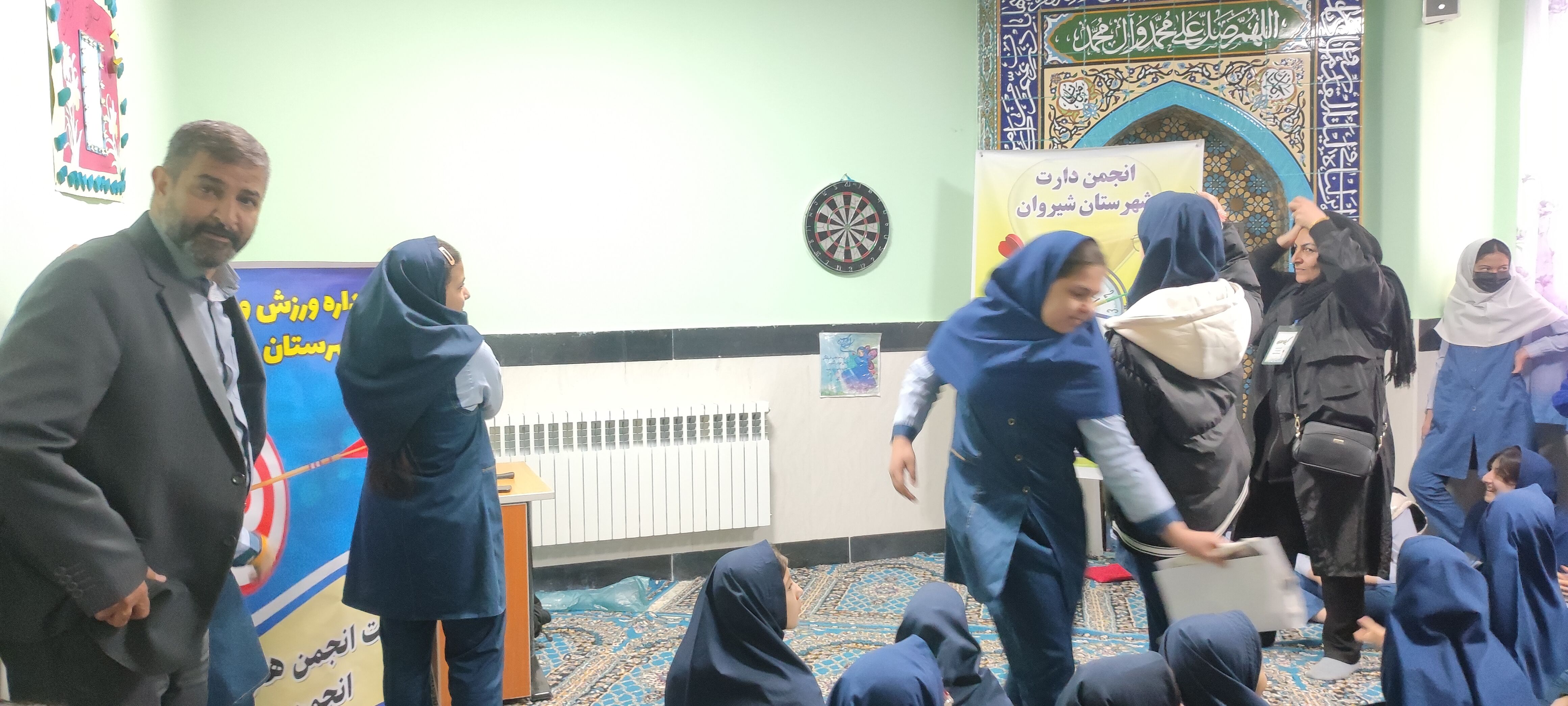 مسابقات دارت در مدرسه دخترانه ضحی ۲