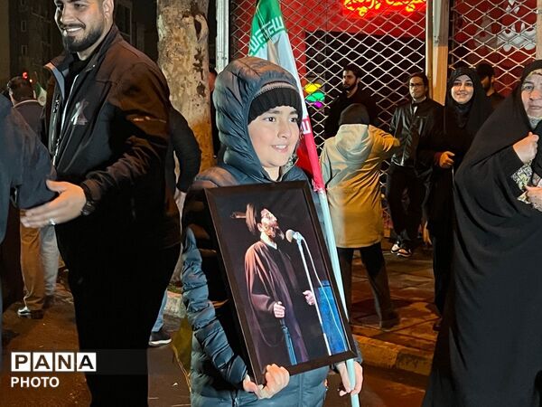 مردم کرج بعد از آغاز سال نو باسیلی از جمعیت حضور‌خود را نشان دادند 