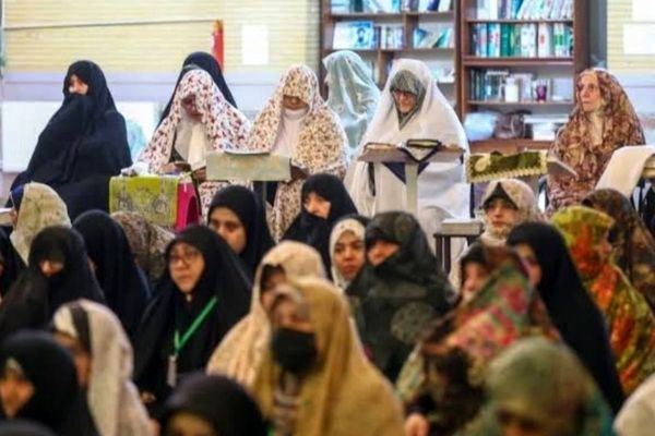  نوجوانان در اعتکاف مسجد امام حسین تهران