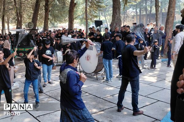 مراسم معنوی عاشورای حسینی بر مزار شهدای گمنام لردگان