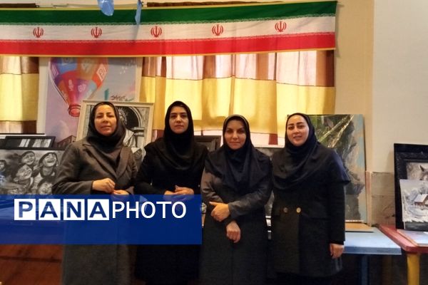 بازدید رئیس آموزش و پرورش شهرستان قدس از داوری آثار جشنواره فرهنگی هنری فردا و پرسش مهر