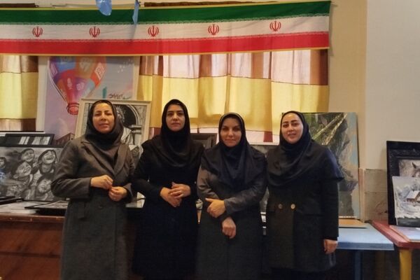 بازدید رئیس آموزش و پرورش شهرستان قدس از داوری آثار جشنواره فرهنگی هنری فردا و پرسش مهر