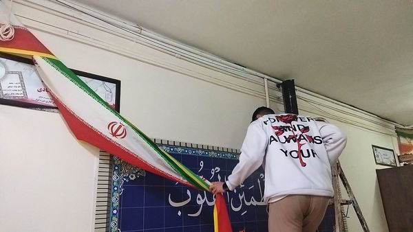 تزیین دبیرستان شاهد ابوذر غفاری نیشابور به مناسبت دهه فجر 