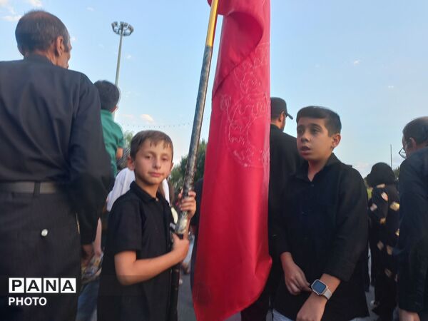 پیاده روی جاماندگان اربعین حسینی در ملایر