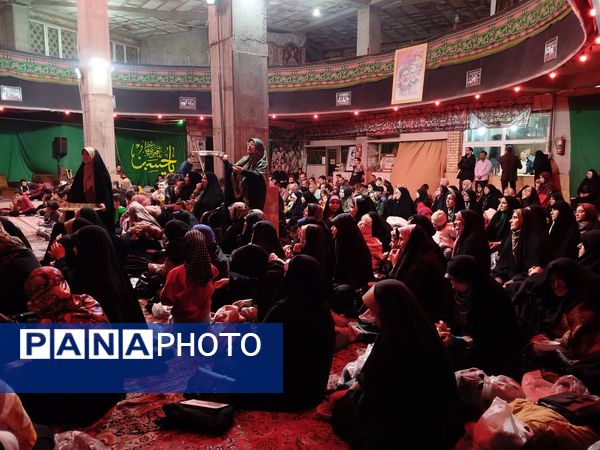جشن بزرگ یلدا با عطر مادرانه در مجمع انصارالحسین