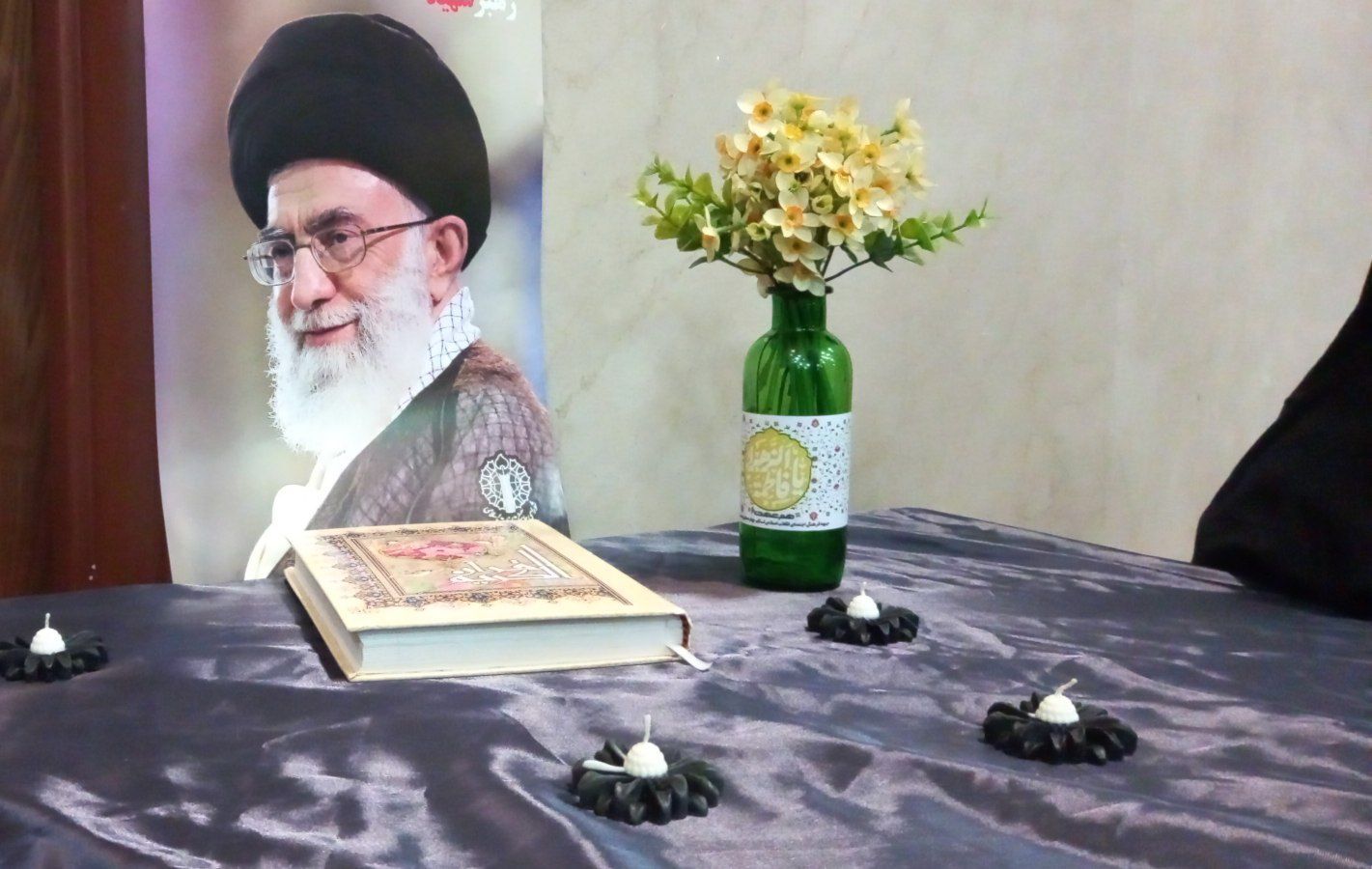 مراسم سوگواری قائد امت در مسجد امام هادی(ع) شهرک منظریه