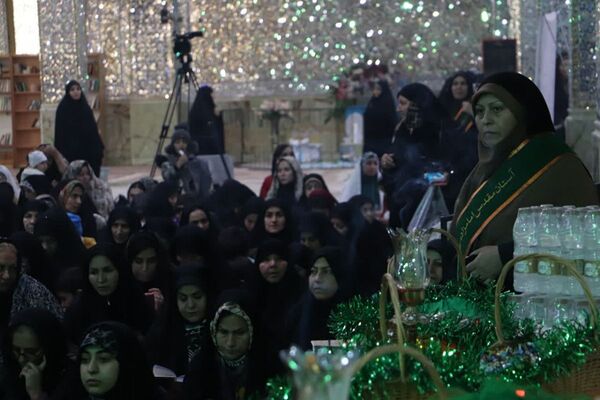 آیین تکریم مادران و همسران شهدا در شبستان بزرگ حرم بی‌بی سکینه(س)