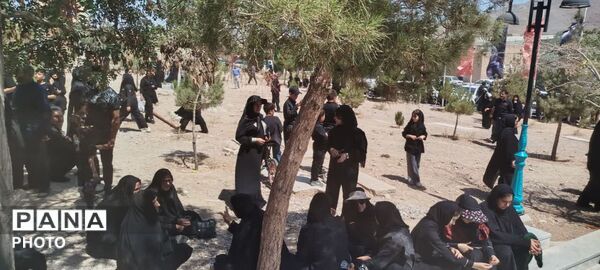 قدم هایی که در دهستان نصرآباد با عشق برداشته می‌شوند
