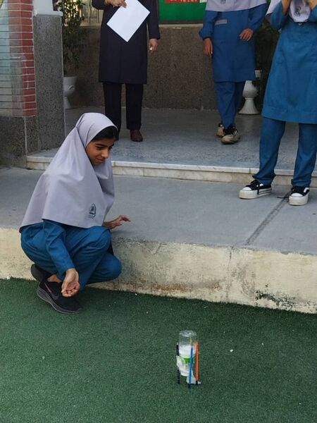 جشن دانش شهرستان میناب در روز آزمایشگاه 