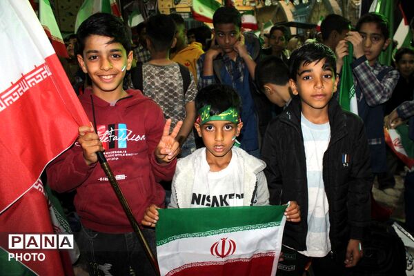تجمع دانش‌آموزان در چهلمِ یاران سفرکرده