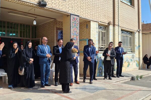 بازدید معاون پرورشی و فرهنگی اداره‌کل شهرستانهای استان تهران از جشنواره انار در هنرستان ام‌البنین ورامین