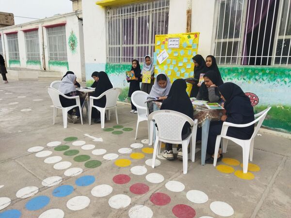 زنگ کتاب و کتابخوانی در مدرسه شهید نجفی فدافن به صدا درآمد