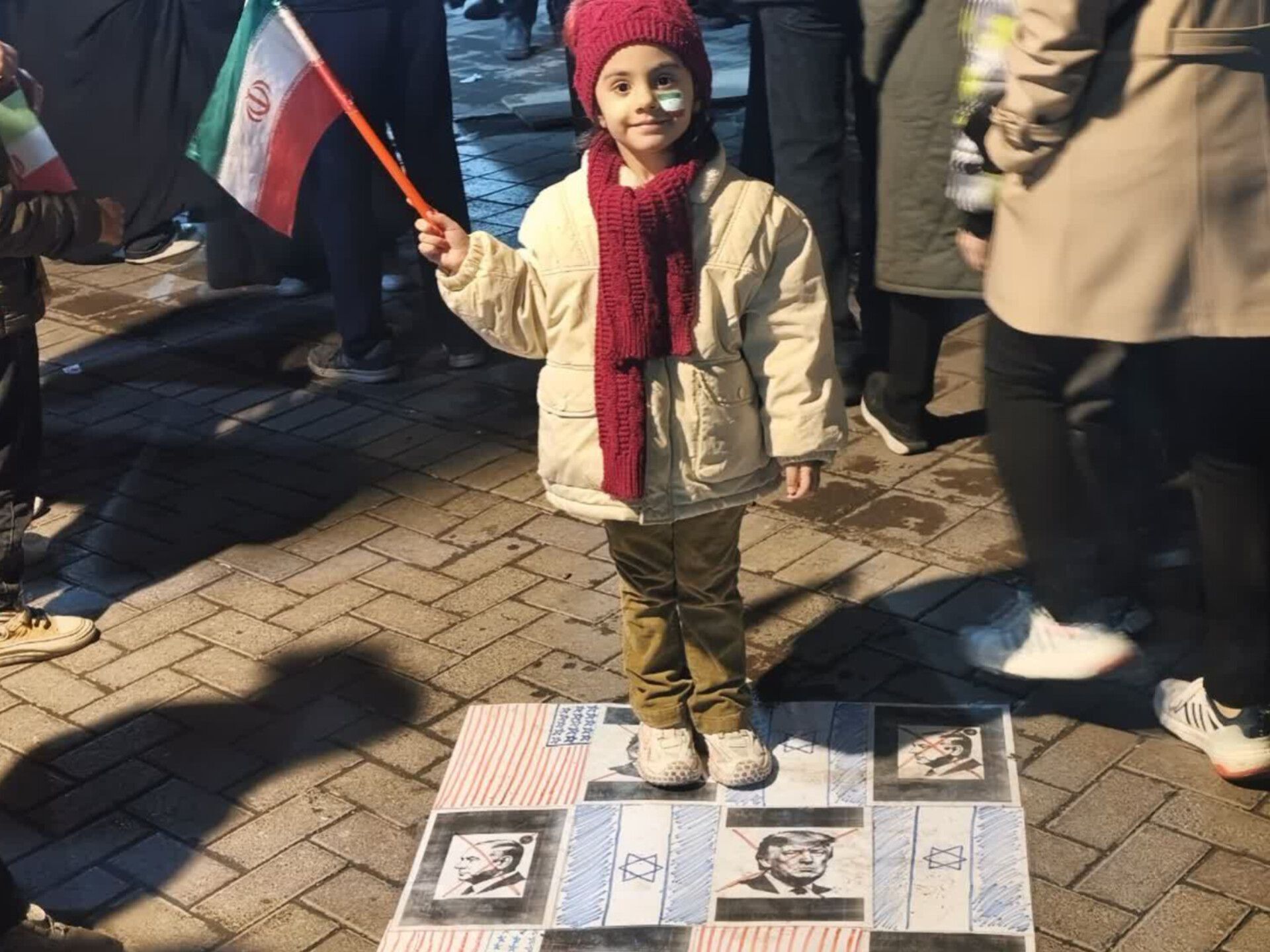 با قدم های کوچکم تورا له خواهم کرد