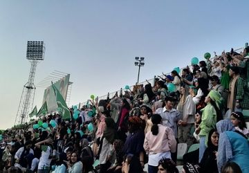 تاریخ‌سازی در خرم‌آباد؛ برد خیبر و حضور بانوان در ورزشگاه تختی