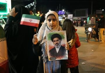 اجتماع باشکوه مردم کوهدشت در میدان امام خمینی