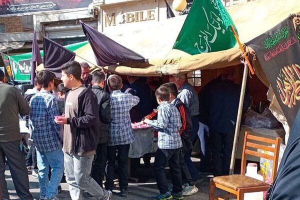 برپایی موکب پذیرایی و قاب‌های ایثار؛ از خاکریز تا بوم نقاشی در فیروزکوه