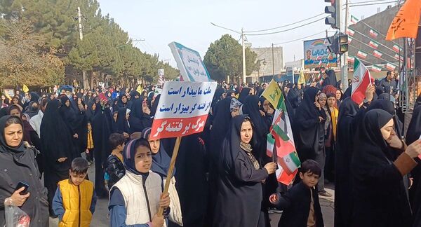 حضور باشکوه مردم جاجرم در جشن چهل و پنجمین فجر انقلاب