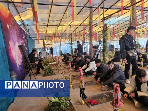 کاروان دانش‌آموزی در طنین عشق و ارادت رهسپار حرم امام (ره) 