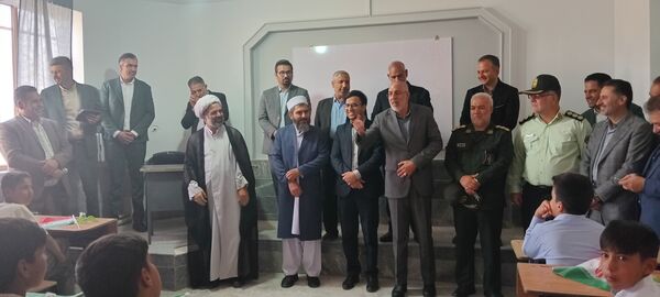 جشن جوانه ها در مدارس باخرز برگزار شد