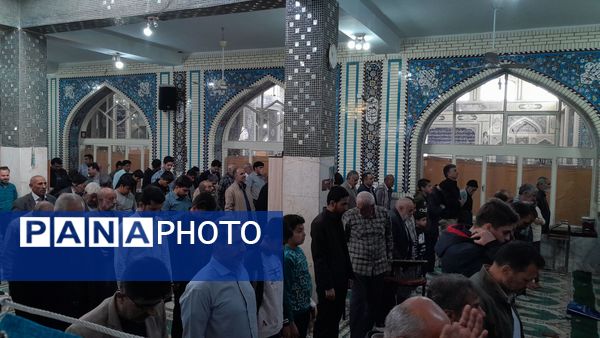 نماز جمعه شهر بن با حضور خانواده بزرگ آموزش و پرورش 