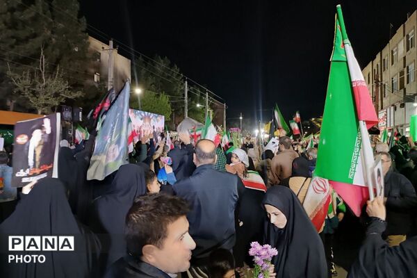 اجتماع با شکوه شهرستان ملارد در چهلم شهدای میناب