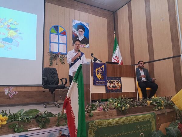 جشن روز دانش‌آموز در دبیرستان پژوهش آشخانه 