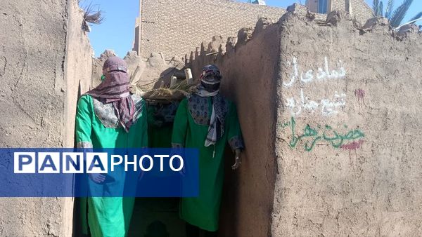 بازدید دانش‌آموزان دبیرستان علوم و معارف اسلامی صدرا از نمایشگاه حدیث غربت