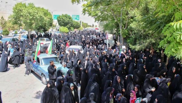  راهپیمایی مردم شهرستان اشتهارد علیه رژیم صهیونیستی 