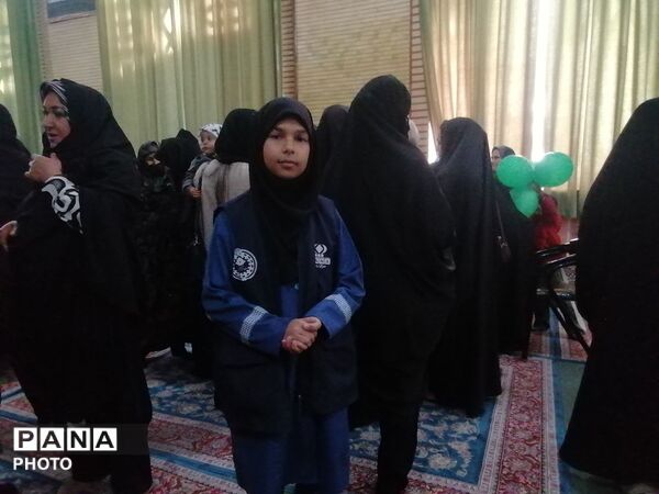 جلسه انجمن اولیا و مربیان دبستان شهید سید خلیل رضوی درحسینیه شهربار