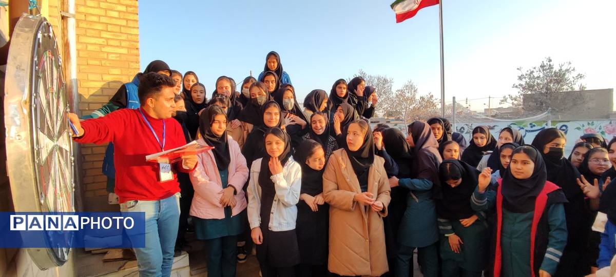 برگزاری مسابقات دارت در مدرسه زنده یاد داورپناه خانلق