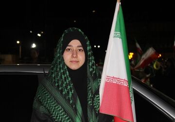 نوجوان مبارز، مدافع وطن