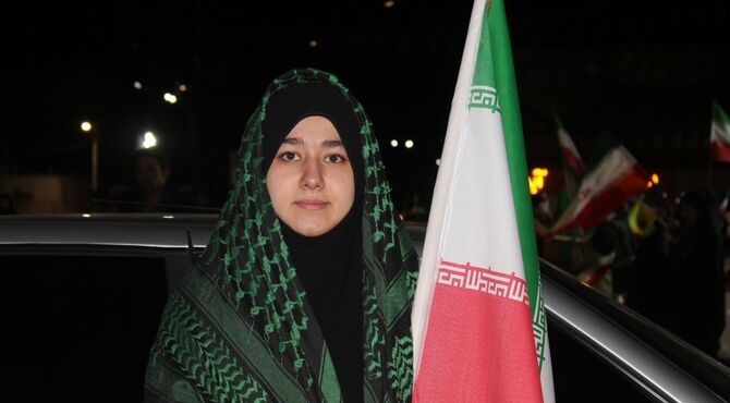 نوجوان مبارز، مدافع وطن
