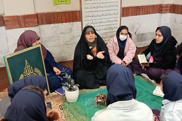 محفل انس با قرآن کریم در مدرسه نرگس و فرهیختگان2 پردیس
