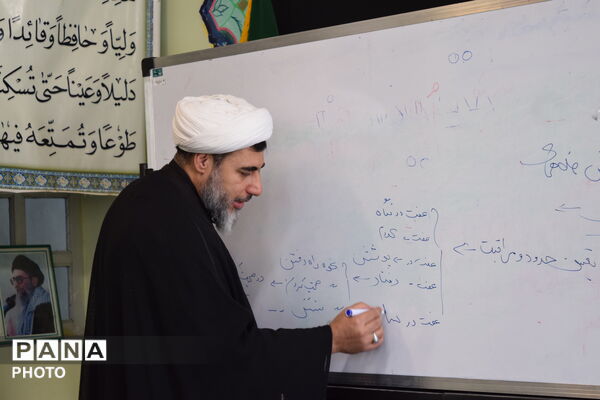 تبیین جایگاه حجاب در همایش بانوان فارسان