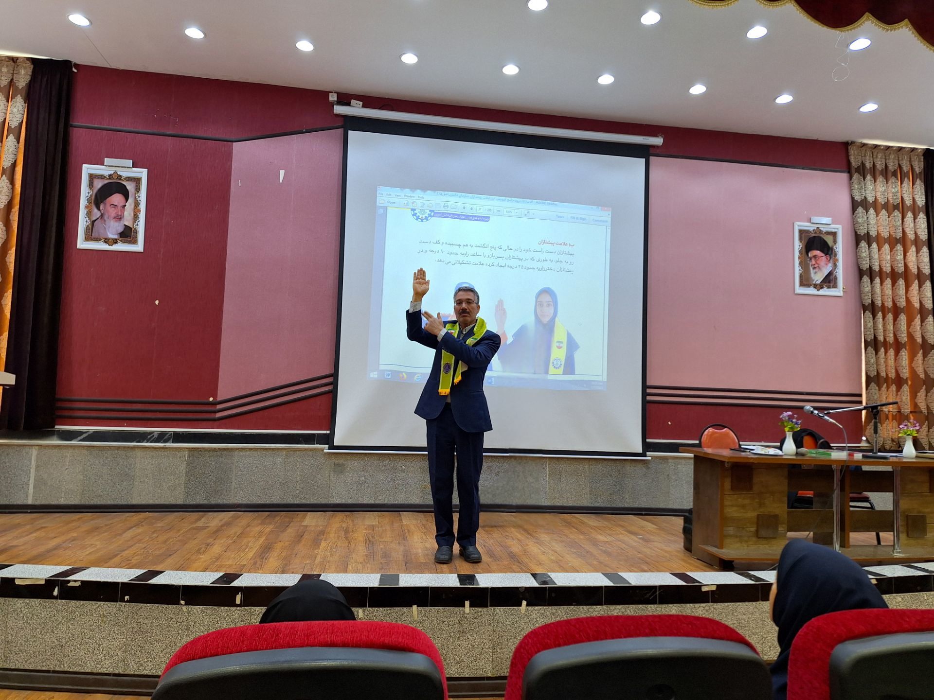 کارگاه آموزشی و توجیهی مربیان پیشتاز تربت حیدریه 