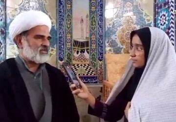 برگزاری اولین نماز جماعت سال تحصیلی در دبیرستان دخترانه عفت یزد