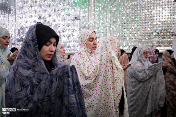 اقامه نماز عید سعید فطر در آستان مقدس امام زاده صالح(ع)