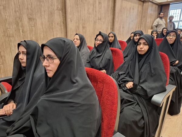 آیین تجلیل از برگزیدگان مسابقات قرآن، عترت، نماز و فرهنگی و هنری در بجستان