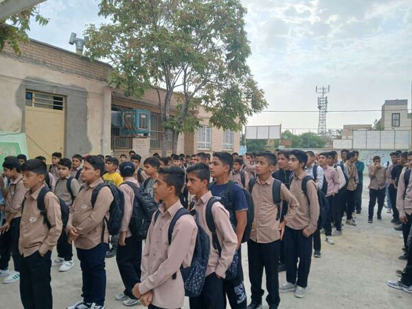 آغاز سال تحصیلی جدید در دبیرستان امید