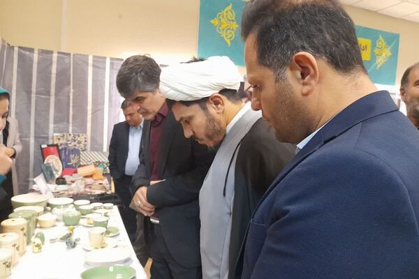جشن توانمندی زنان  در نمایشگاه بانوان دانشگاه آزاد ملارد