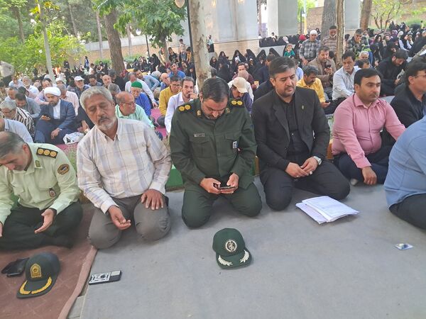 مراسم دعای عرفه درجوار شهدای گمنام پارک وحدت شهرستان آشخانه